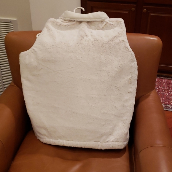 Faux fur vest - Picture 2 of 6